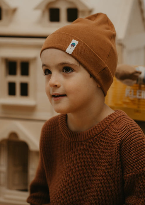 Kleine May Beanie braunfarben